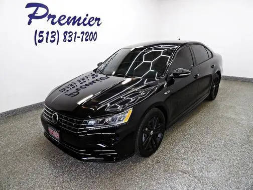 2018 Volkswagen Passat R-Line FWD photo