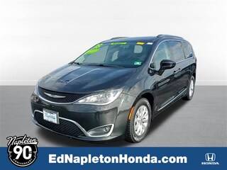 2018 Chrysler Pacifica Minivan Touring L Plus FWD photo