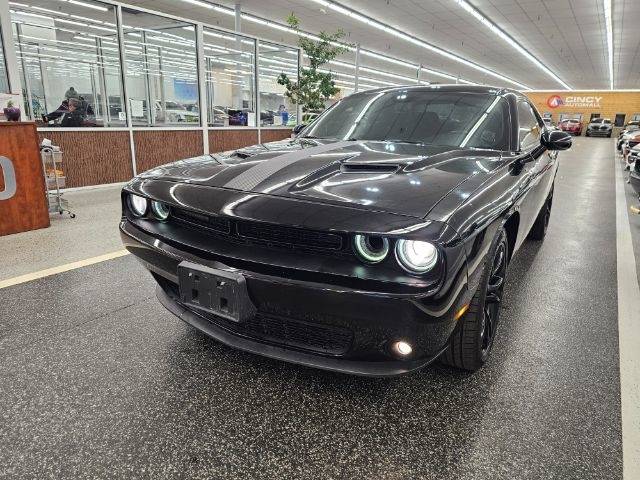 2018 Dodge Challenger SXT RWD photo