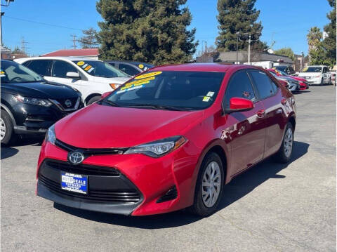 2018 Toyota Corolla LE FWD photo