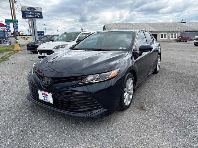 2018 Toyota Camry LE FWD photo