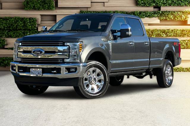 2018 Ford F-350 Super Duty LARIAT 4WD photo
