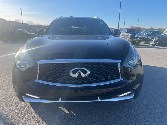 2017 Infiniti QX70  AWD photo