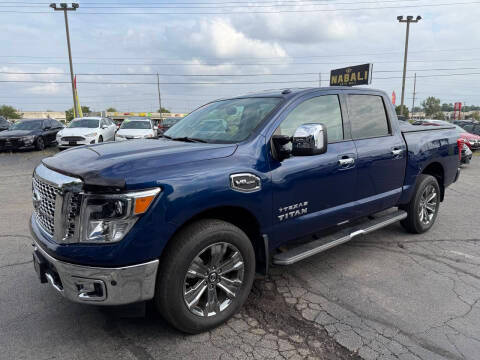 2017 Nissan Titan SL 4WD photo