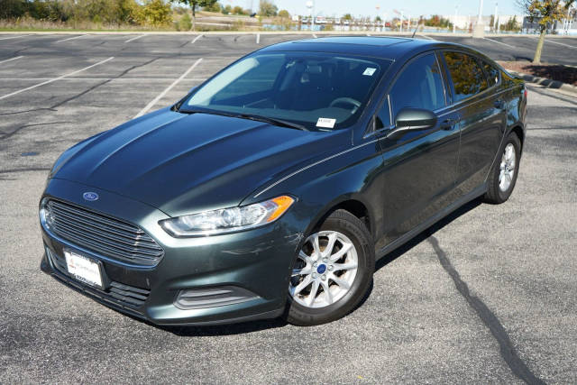 2015 Ford Fusion S FWD photo