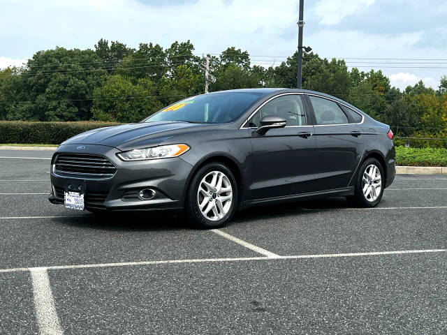 2016 Ford Fusion SE FWD photo