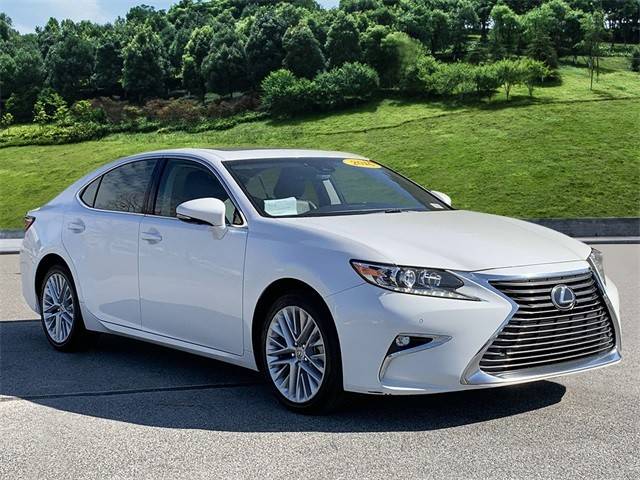 2016 Lexus ES  FWD photo