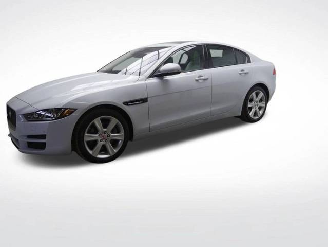 2018 Jaguar XE 25t Prestige AWD photo
