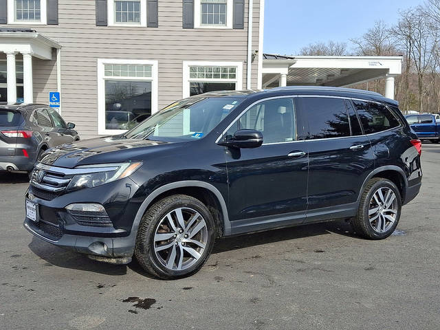 2018 Honda Pilot Touring AWD photo