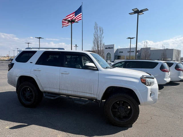 2018 Toyota 4Runner SR5 4WD photo