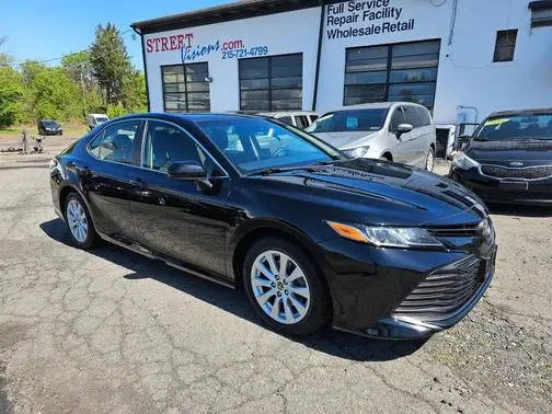 2018 Toyota Camry LE FWD photo