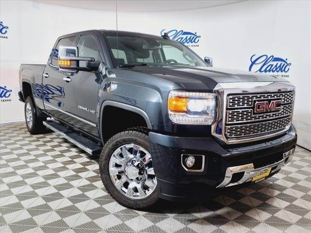 2018 GMC Sierra 2500HD Denali 4WD photo