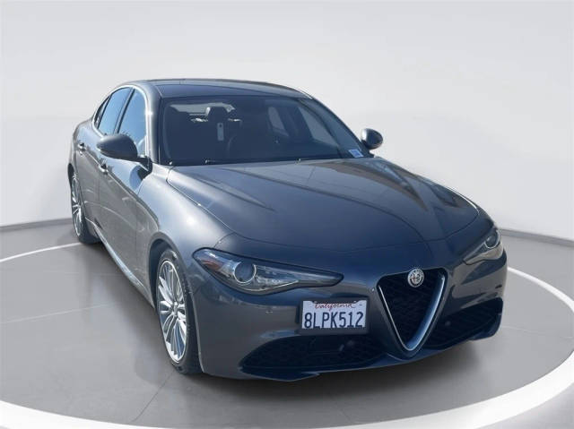 2018 Alfa Romeo Giulia Ti Lusso RWD photo