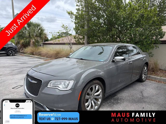 2018 Chrysler 300 Limited RWD photo