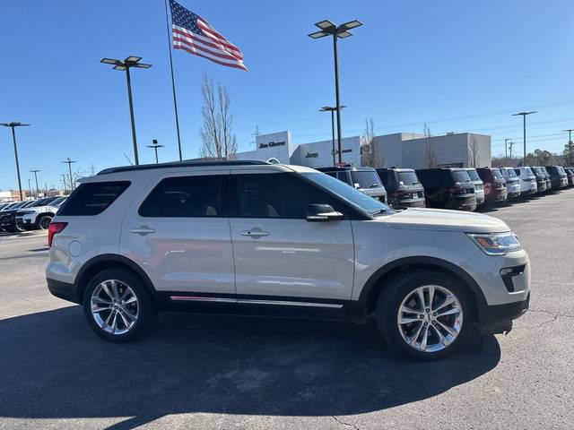 2018 Ford Explorer XLT FWD photo