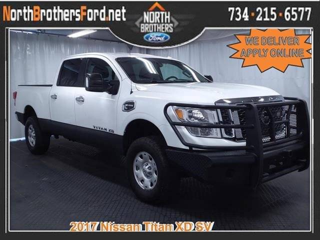 2017 Nissan Titan XD SV 4WD photo