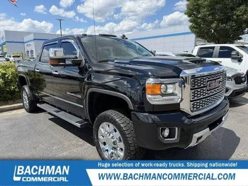 2018 GMC Sierra 2500HD Denali 4WD photo
