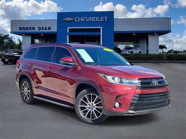 2018 Toyota Highlander SE FWD photo