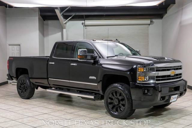 2018 Chevrolet Silverado 3500HD High Country 4WD photo