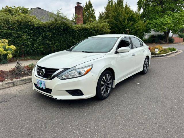 2016 Nissan Altima 2.5 SV FWD photo