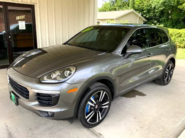 2018 Porsche Cayenne  AWD photo