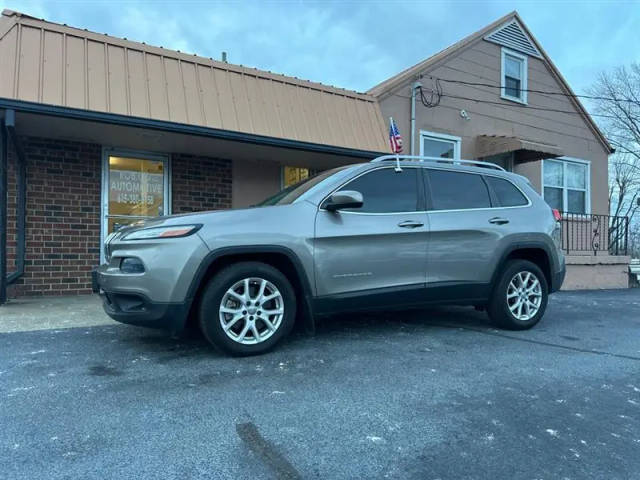 2018 Jeep Cherokee Latitude FWD photo