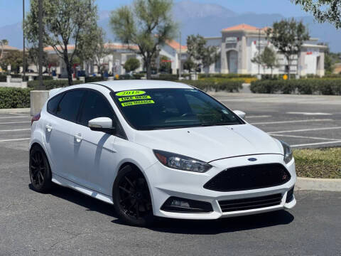 2018 Ford Focus ST FWD photo