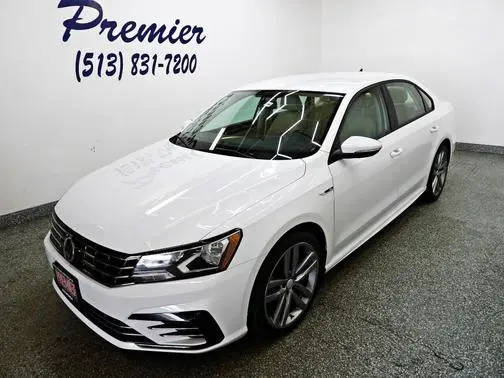 2018 Volkswagen Passat R-Line FWD photo