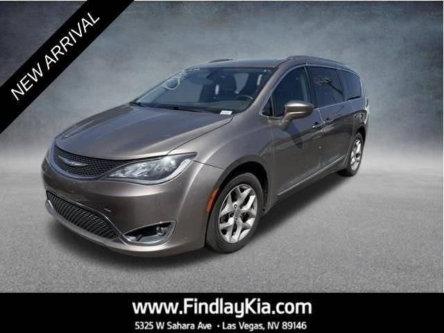 2018 Chrysler Pacifica Minivan Touring L FWD photo