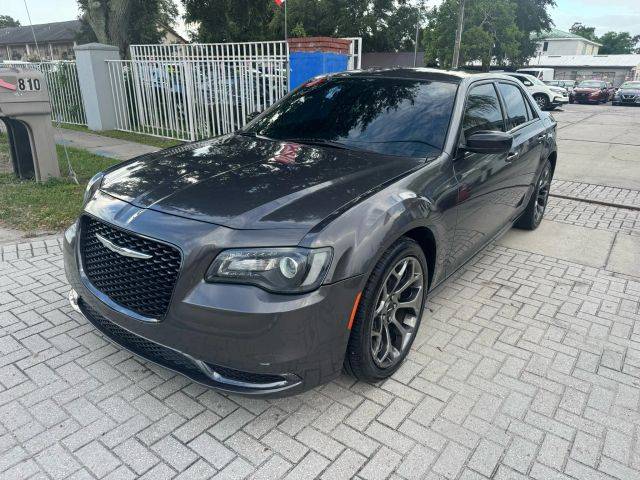 2018 Chrysler 300 Touring RWD photo