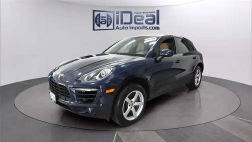 2018 Porsche Macan  AWD photo