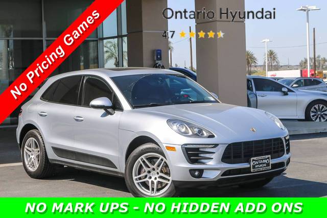 2018 Porsche Macan AWD photo