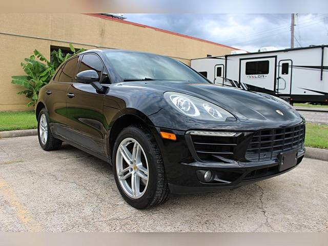 2018 Porsche Macan AWD photo