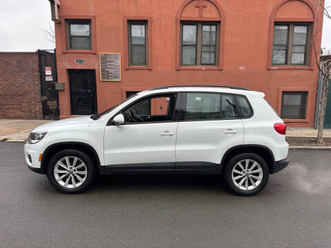 2017 Volkswagen Tiguan AWD photo