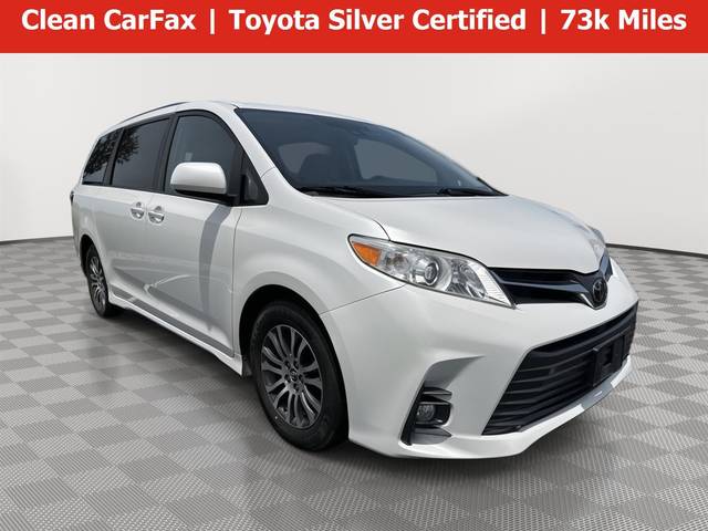 2018 Toyota Sienna XLE FWD photo