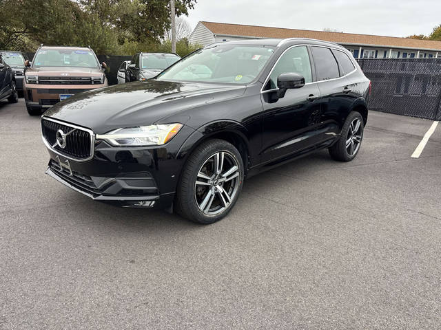 2018 Volvo XC60 Momentum AWD photo