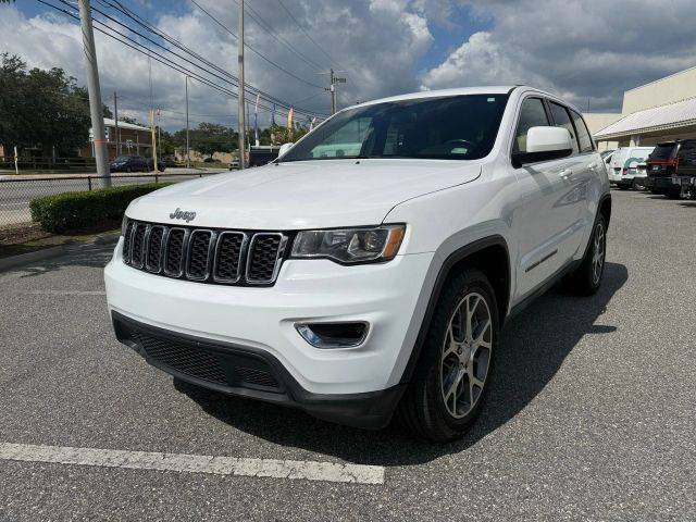 2018 Jeep Grand Cherokee Laredo RWD photo