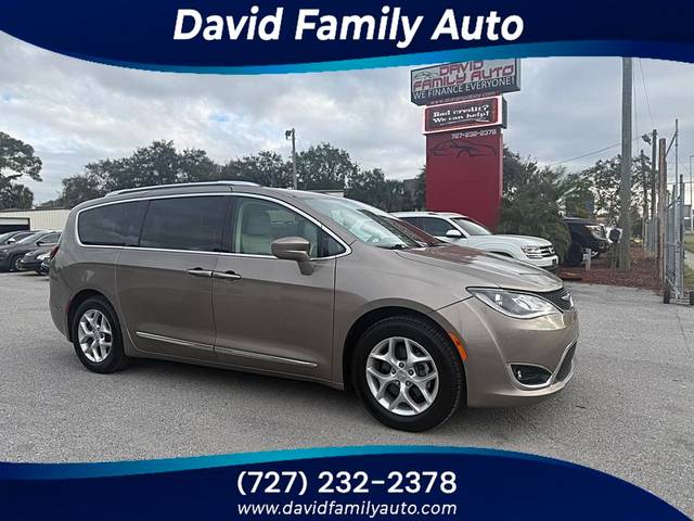 2018 Chrysler Pacifica Minivan Touring L Plus FWD photo