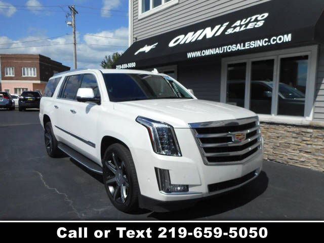 2017 Cadillac Escalade ESV Luxury 4WD photo