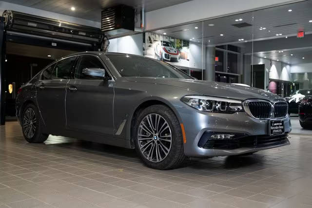 2018 BMW 5 Series 530e xDrive iPerformance AWD photo