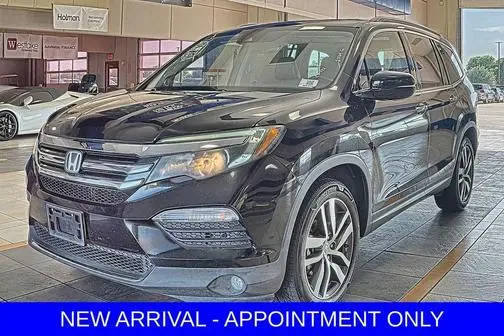 2018 Honda Pilot Touring FWD photo