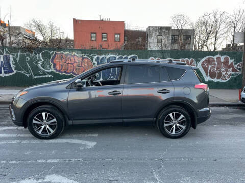 2018 Toyota RAV4 XLE AWD photo