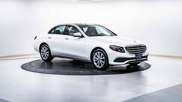 2018 Mercedes-Benz E-Class E 300 AWD photo