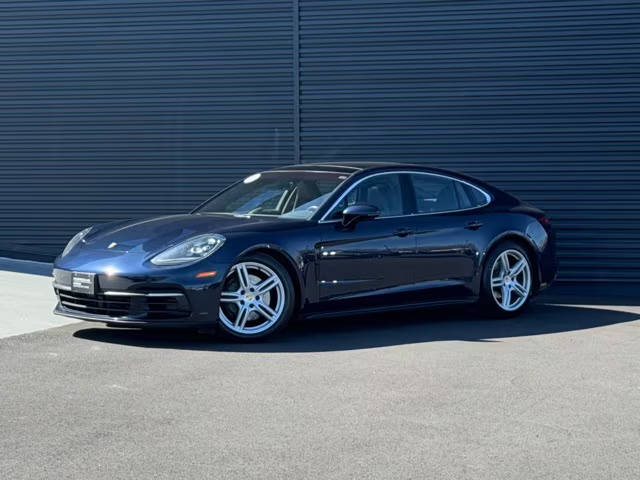 2018 Porsche Panamera 4S AWD photo