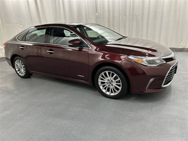 2018 Toyota Avalon Hybrid Limited FWD photo