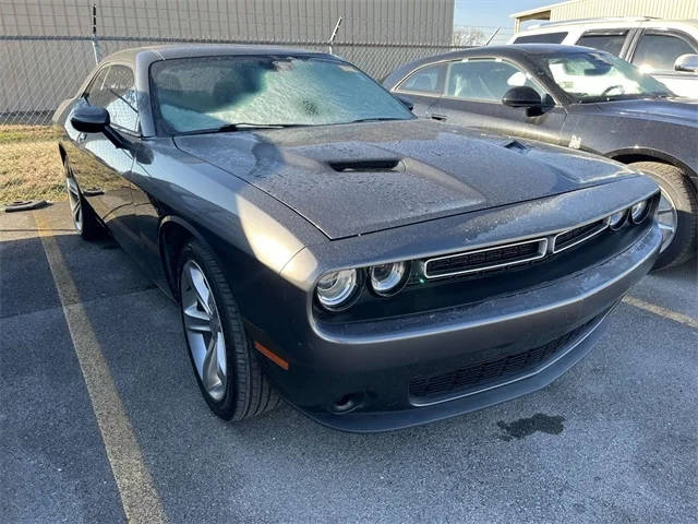 2018 Dodge Challenger SXT RWD photo