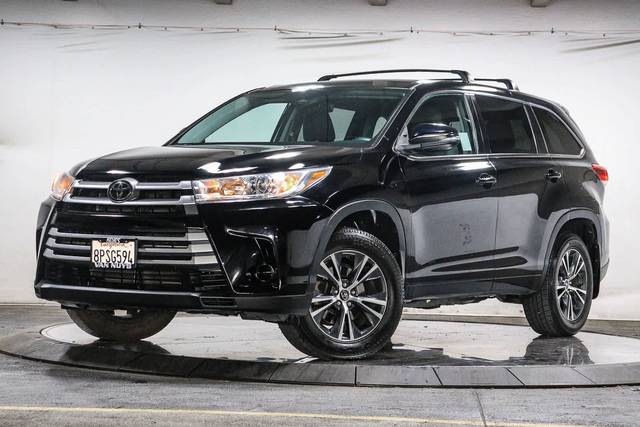 2018 Toyota Highlander LE FWD photo