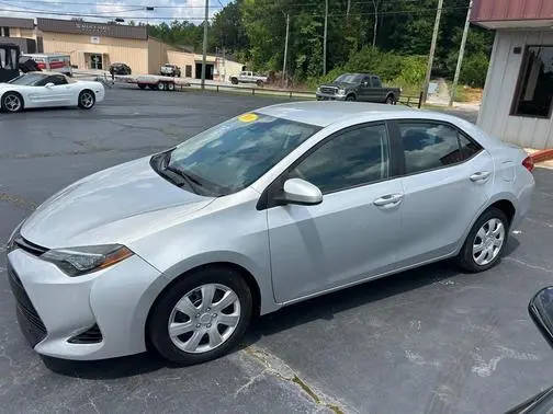 2018 Toyota Corolla LE FWD photo