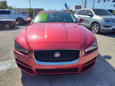 2017 Jaguar XE 35t Premium RWD photo