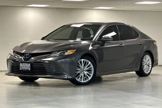 2018 Toyota Camry Hybrid XLE FWD photo